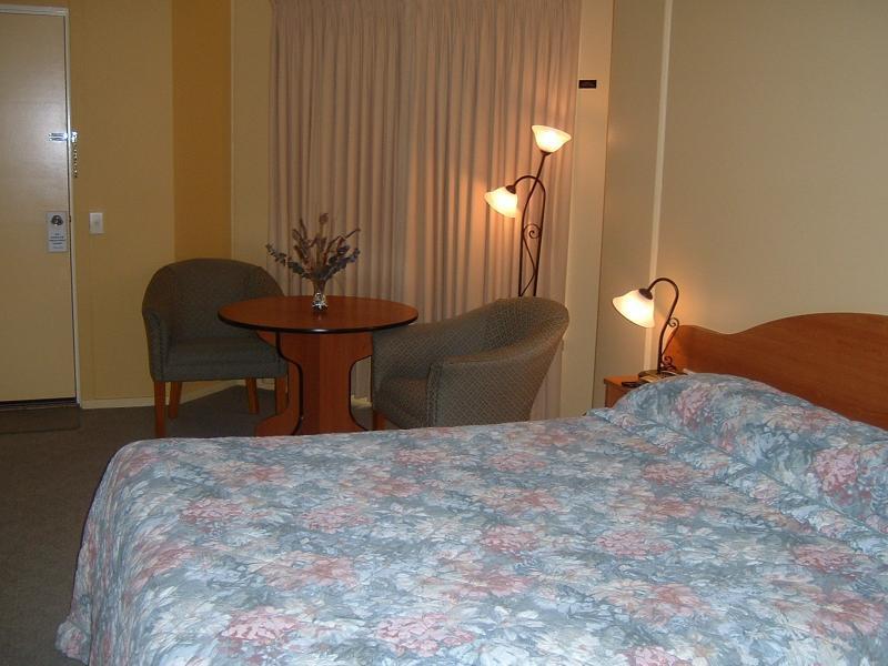 ווארנאמבול Hopkins House Motel & Apartments מראה חיצוני תמונה