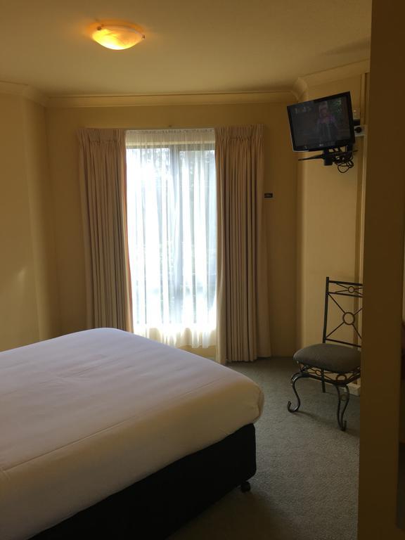 ווארנאמבול Hopkins House Motel & Apartments מראה חיצוני תמונה