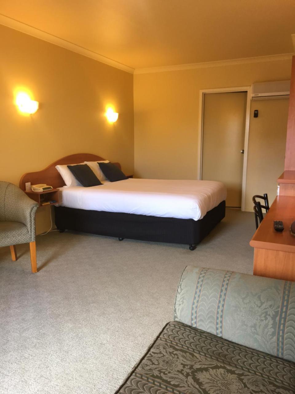 ווארנאמבול Hopkins House Motel & Apartments מראה חיצוני תמונה